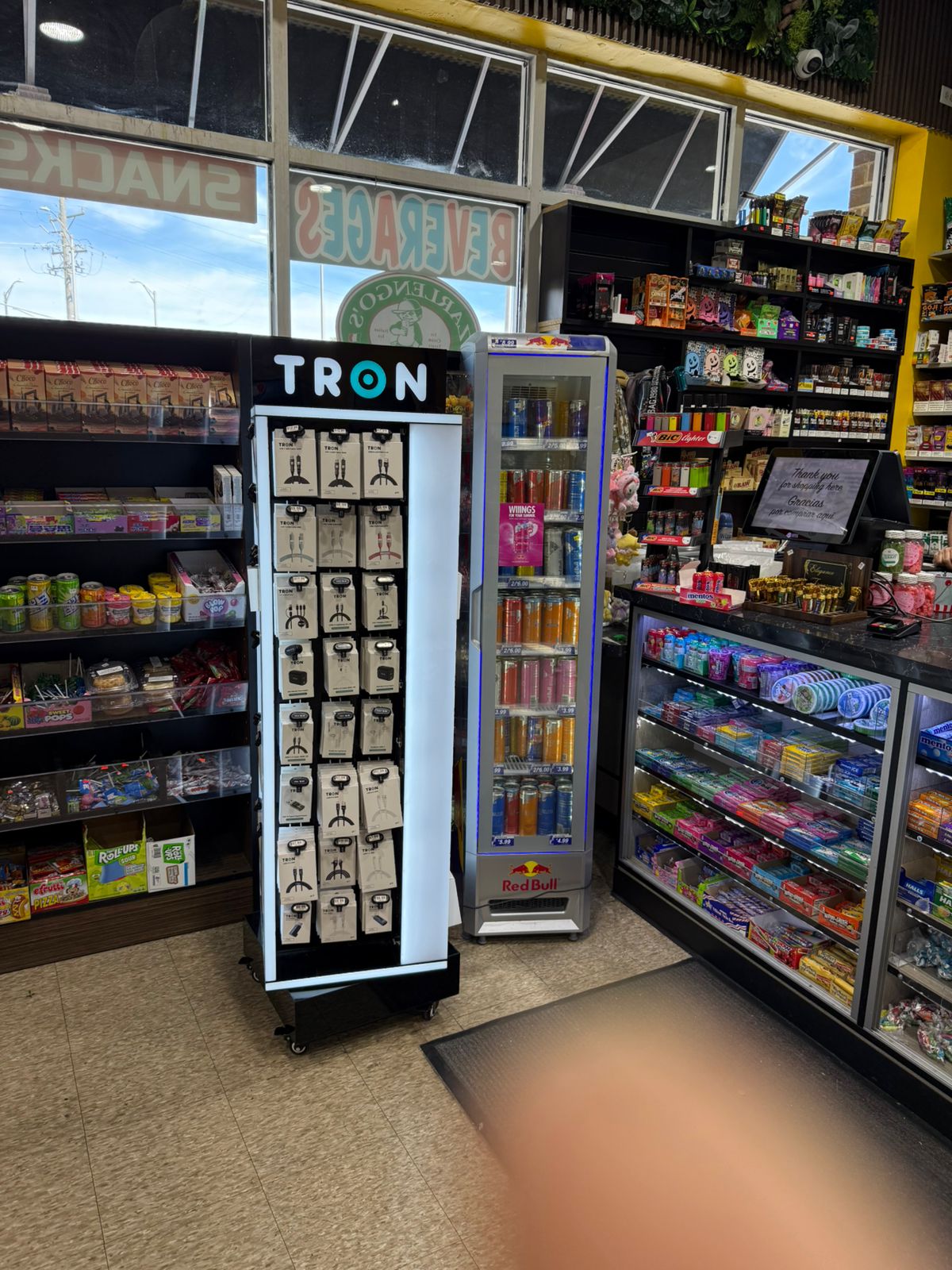 Display Case TR270-166 Products • 80–100 Product Variations •